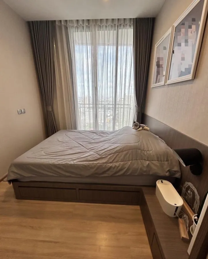 For sale: The Line Phahon-Pradipat, 28th floor, great city view. The room is decorated and ready to move in. With a very comfortable sofa. Reserve now