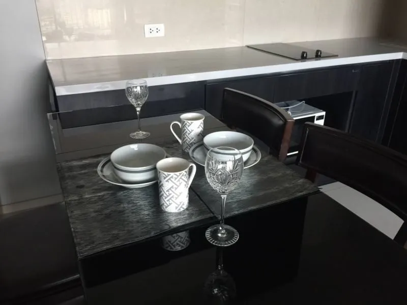 ขายพร้อมผู้เช่า คอนโด ริทึ่ม สุขุมวิท 44/1 ชั้นสูง 2 ห้องนอน ตกแต่งครบ ทำเลดี น่าลงทุน อย่ารอช้า
