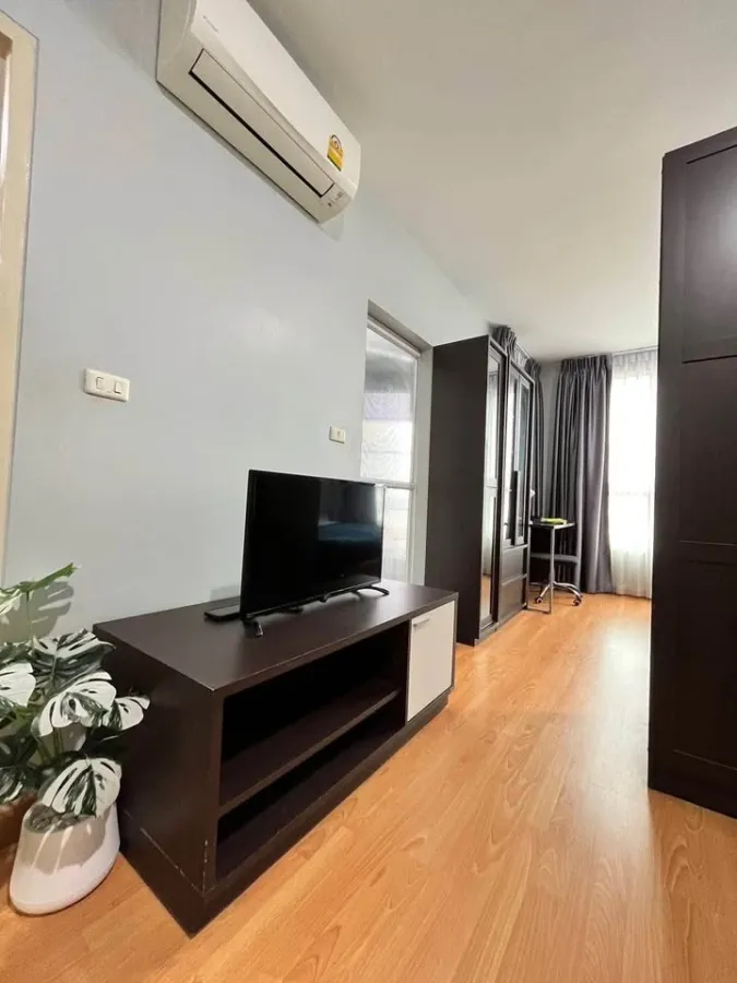 For sale or rent: Life @ Ratchada (Ladprao 36), front building, clear view, corner room, location next to ventilation hall, not next to elevator or ga