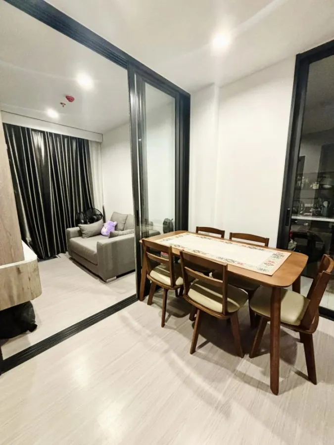 For rent Life Asoke Hype ห้องแต่งน่าอยู่ บิวอิ้นตู้เสื้อผ้าใหญ่ ที่เก็บของจุกๆ คุณต้องไม่ควรพลาด