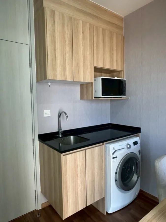 For rent: Noble Revolve Ratchada 2, 32nd floor, fully furnished unit, very livable. Book now, don't miss out!