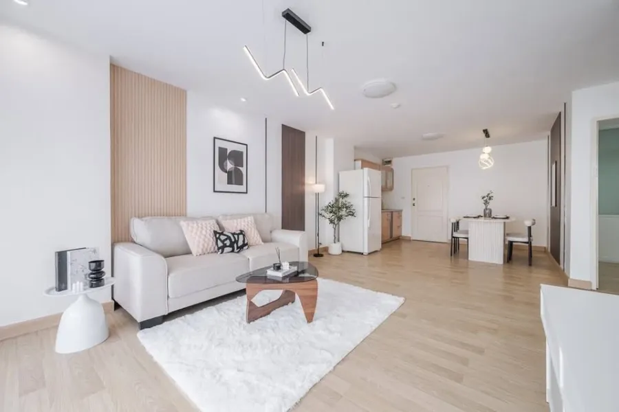 Selling a large Prima Srinakarin condo, perfect for families and couples. Enjoy a peaceful and private atmosphere. Don't miss out!