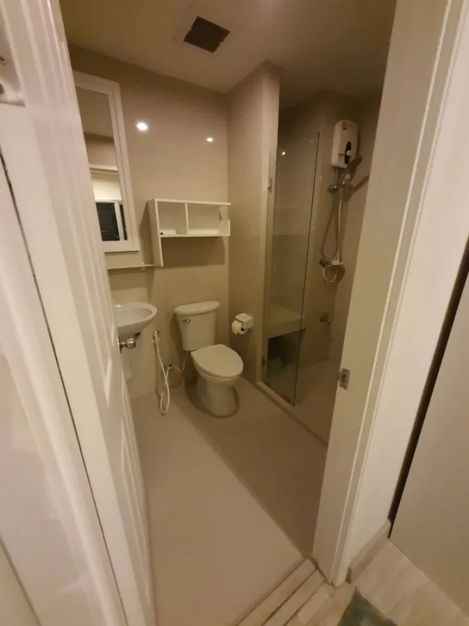 For rent, Manor Sanambinnam, 2 bedrooms, river view, both from the bedroom and balcony, fully furnished, ready to move in. Book now.