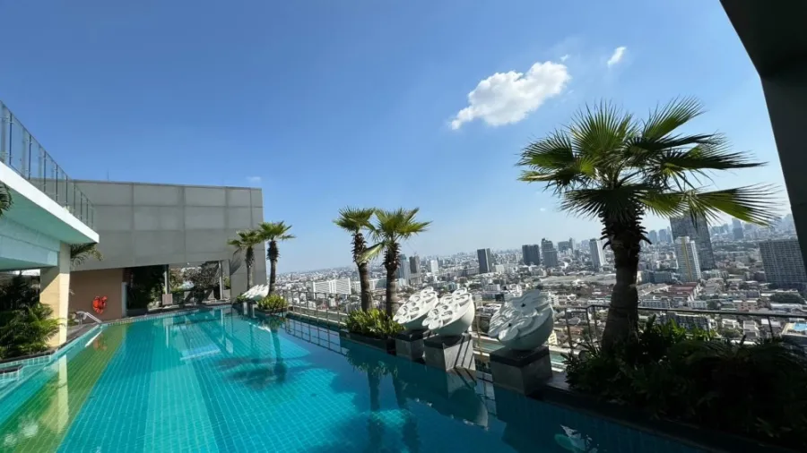 Condo for sale or rent, The Line Phahonyothin Park, south side, decorated in tone-controlled tones, very livable. Don't wait.