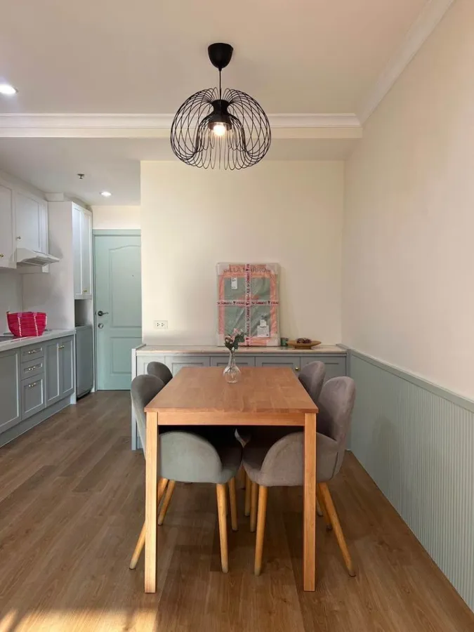 For rent, Grand Park view Asoke, the most spacious room. Great built-in decoration Got the most beautiful view You can reserve first.