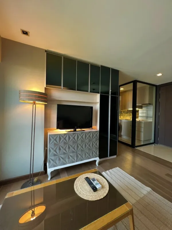 ให้เช่า Tidy Thonglor 1 ห้องนอน 1 ห้องน้ำ พื้นที่ใช้สอยเยอะ เฟอร์นิเจอร์ครบครัน รีบจองเลย