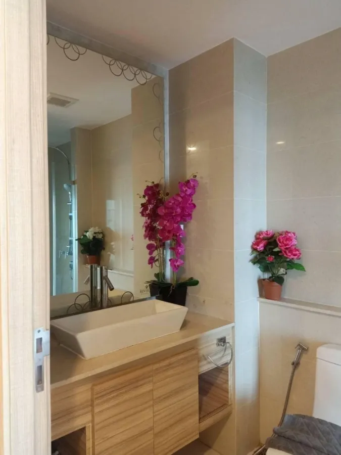 ขาย ให้เช่า THE RIVIERA WONG AMAT BEACH ห้อง STUDIO วิวสระว่ายน้ำ ตกแต่งพร้อมอยู่ ห้ามพลาด