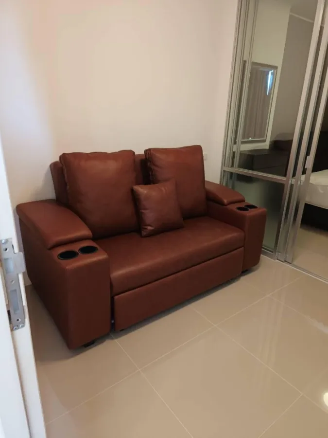 For rent Lumpini Condo Town Chonburi - Sukhumvit, separated rooms, good price, you must not miss it.