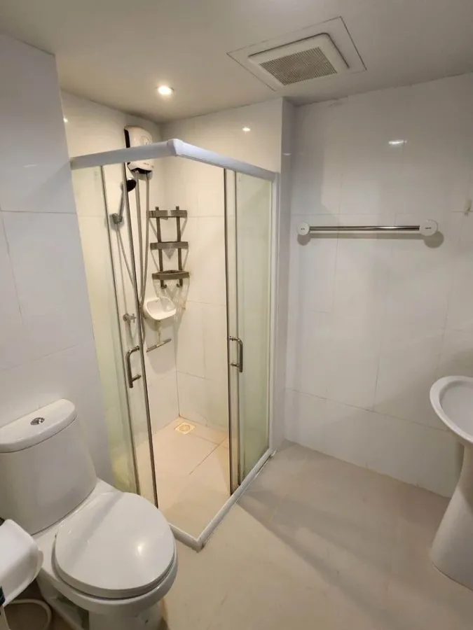 ขาย The Escape Condominium สุขุมวิท 101/1 ห้องติดวอลเปเปอร์อย่างดี ราคาคุ้ม ซื้อเลย