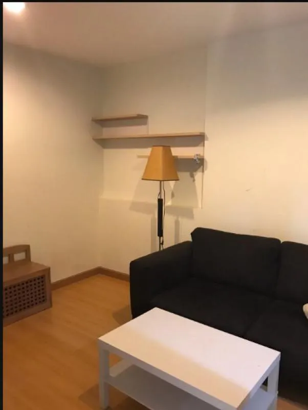Urgent. Hurry up. Opportunities like this don't come often. Beautifully decorated room. Fully furnished. Very nice. Life @ ratchada-suthisan