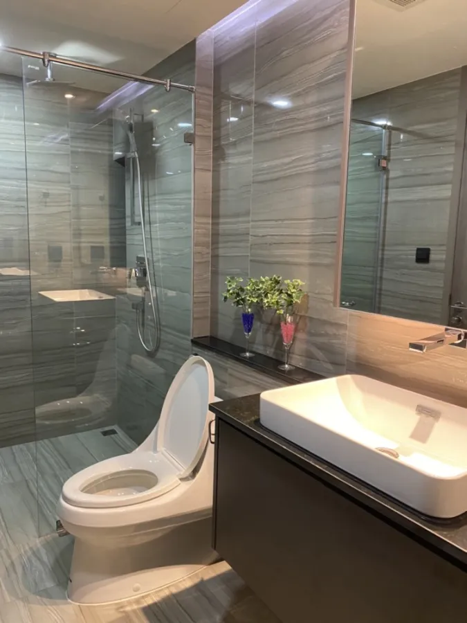 For rent/sale!! Condo Klass Sarasin-Rajdamri The room is decorated very nicely. Fully furnished, near BTS, ready to move in!!