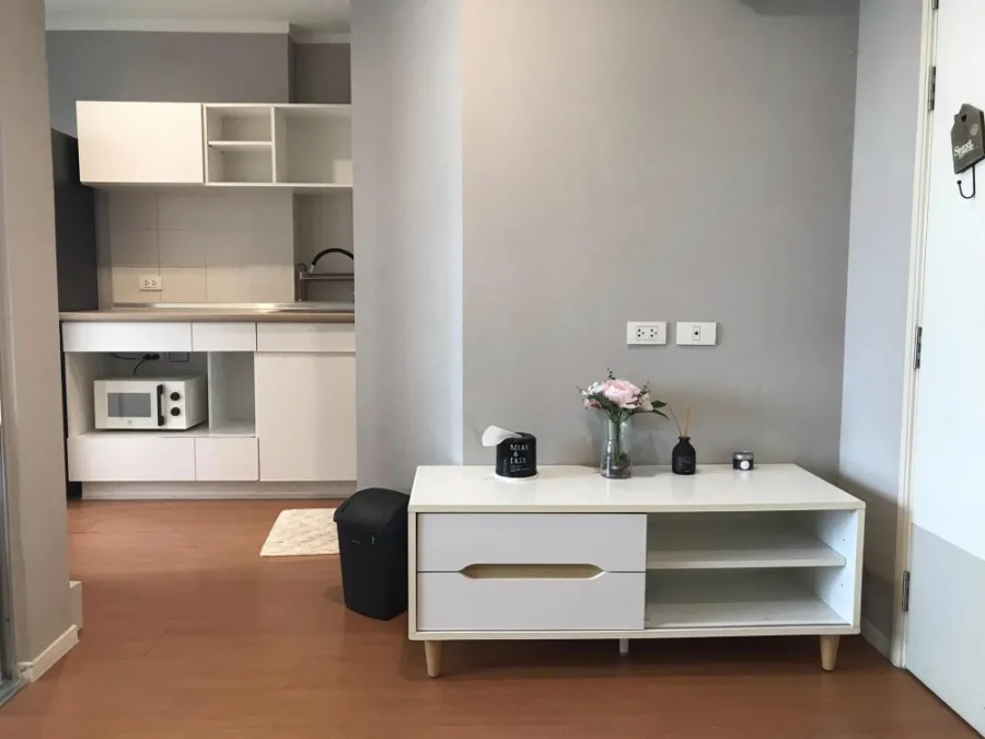 For rent: Lumpini Park Rattanathibet - Ngamwongwan. The room is divided into proportions. Complete set of furniture, don't miss it.