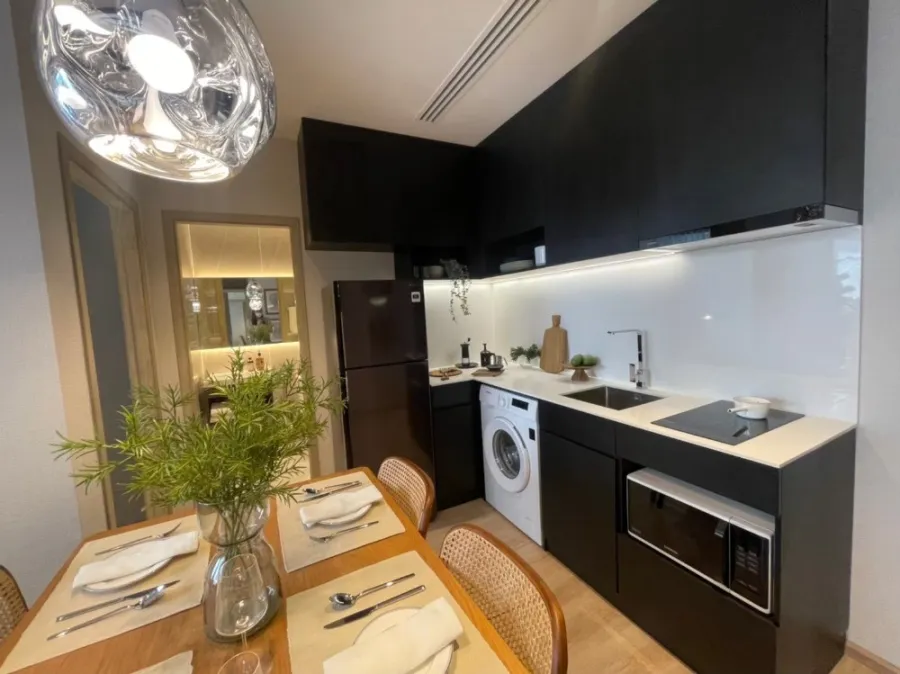 ขายดาวน์ Noble Nue District R9 ห้องใหญ่มาก ตกแต่งสวย น่าอยู่ แถมเฟอร์เพียบ อย่ารอช้า จองเลย