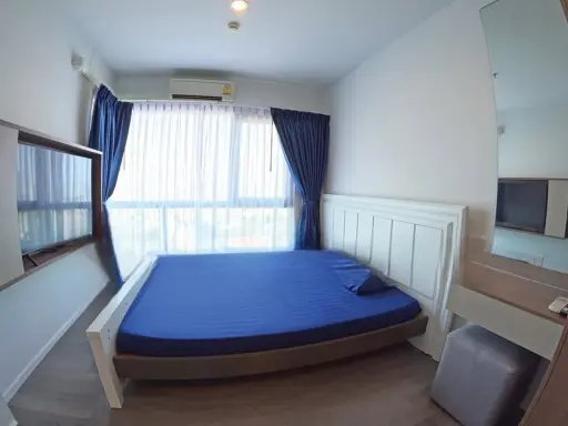 For sale: The Stage Taopoon Interchange. Bedroom with Chao Phraya River and swimming pool view. North-facing balcony, no sun. Reservation required.