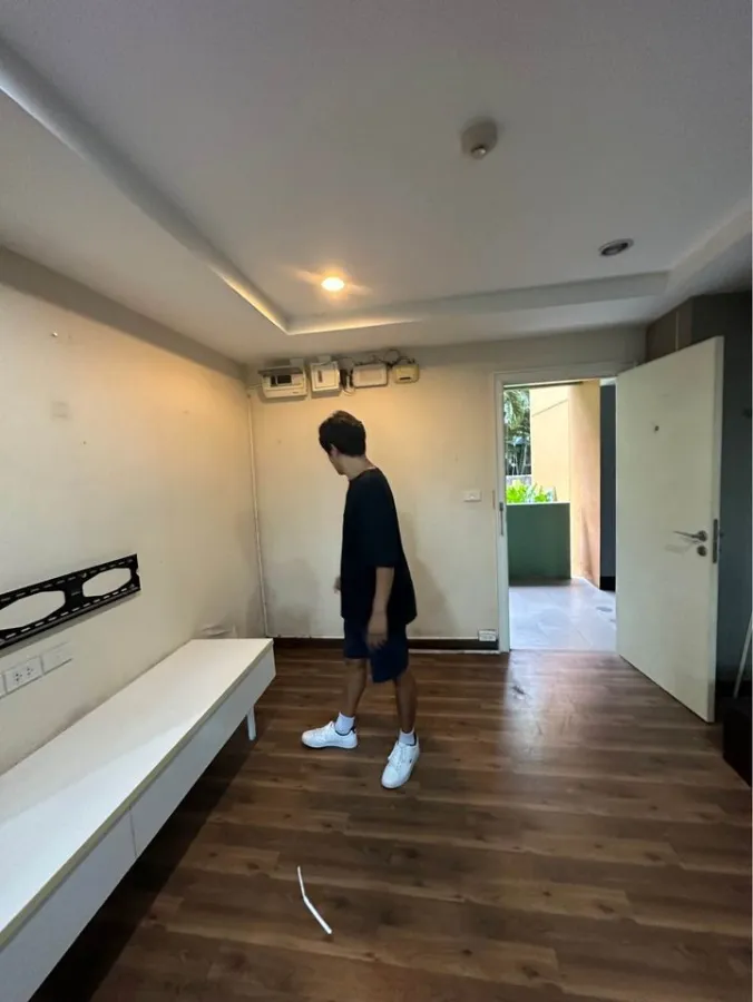 Condo for sale, Park Exo, STUDIO room, 1st floor, loft style room. You can't miss this price.
