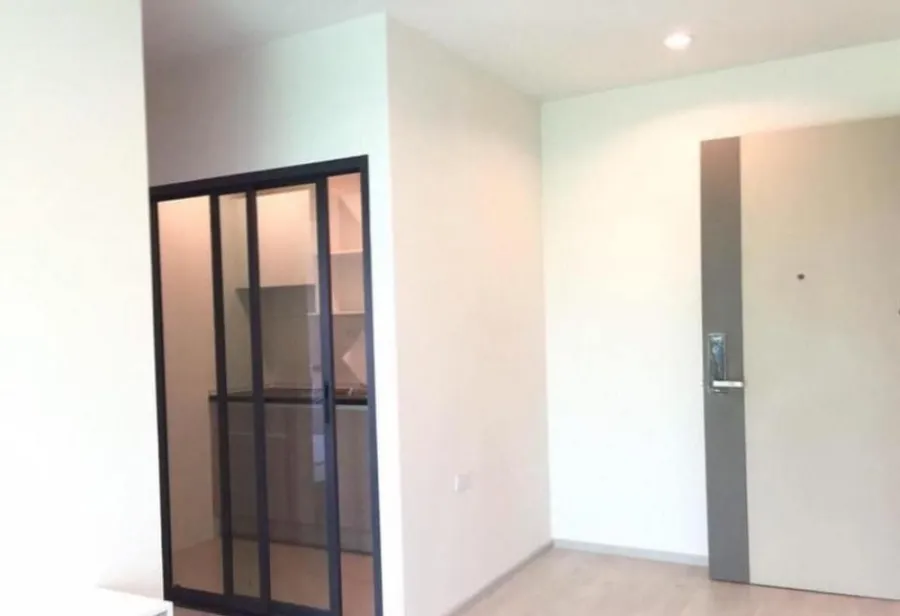 Selling Decon Prime Rattanathibet, 32nd floor, Chao Phraya River view. Super cool room It's fully furnished. Book now.