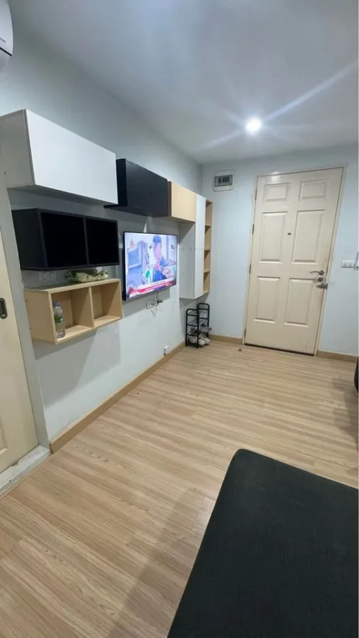 For rent: The Niche City Lat Phrao 130, fully furnished. Big sofa, comfortable to sit on. Good price like this. Hurry and reserve now.