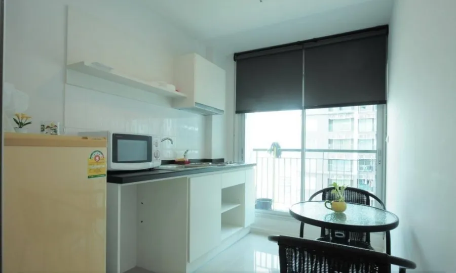 Rent a Aspire Rama 9, 17th floor, with high views with complete facilities. Don't miss it.