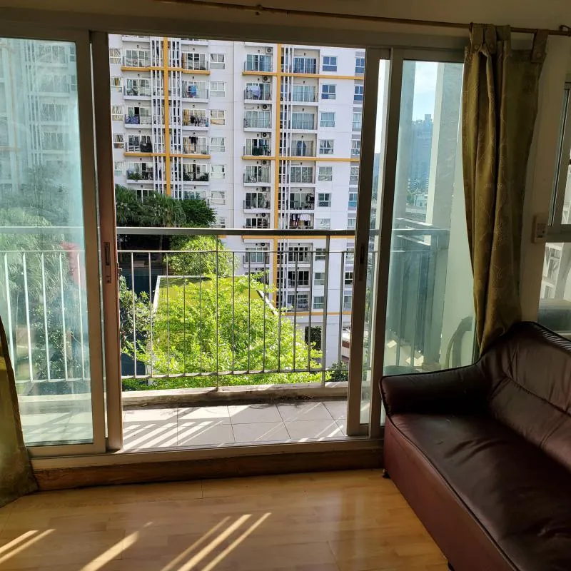 Urgent sale The Parkland Taksin-Thapra. shady atmosphere Overlooking the garden and pool best for relaxation
