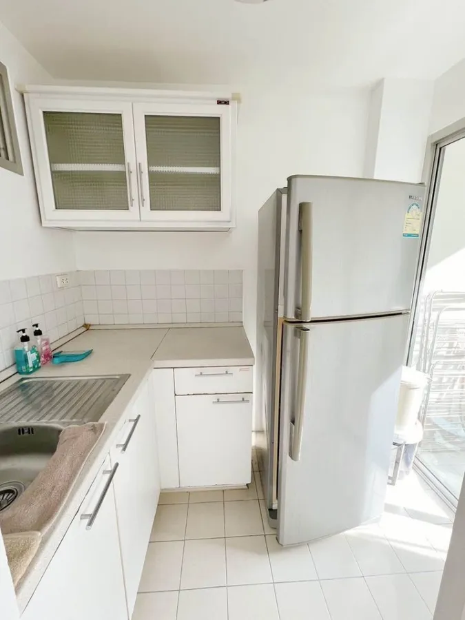 For sale or rent, One Ratchada-Lat Phrao, closed kitchen, fully decorated, ready to move in. If interested, reserve now. Don't miss it. Hurry.