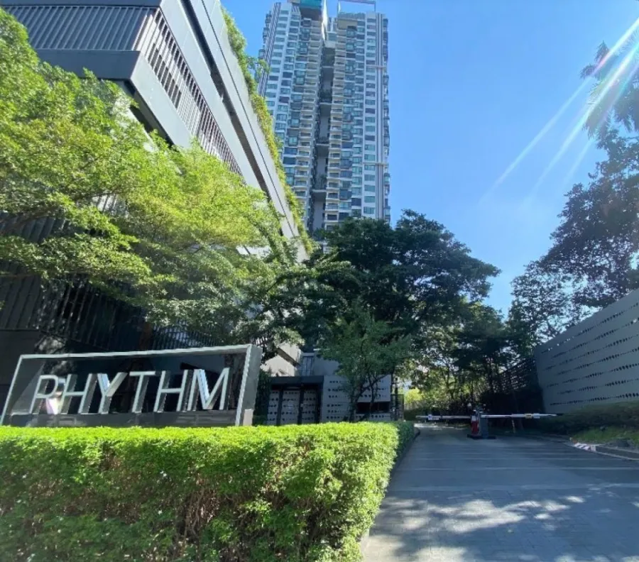ขาย ให้เช่า คอนโด ริทึ่ม สุขุมวิท 42 ชั้นสูง ไม่บล็อควิว เฟอร์นิเจอร์บิ้วอินครบ