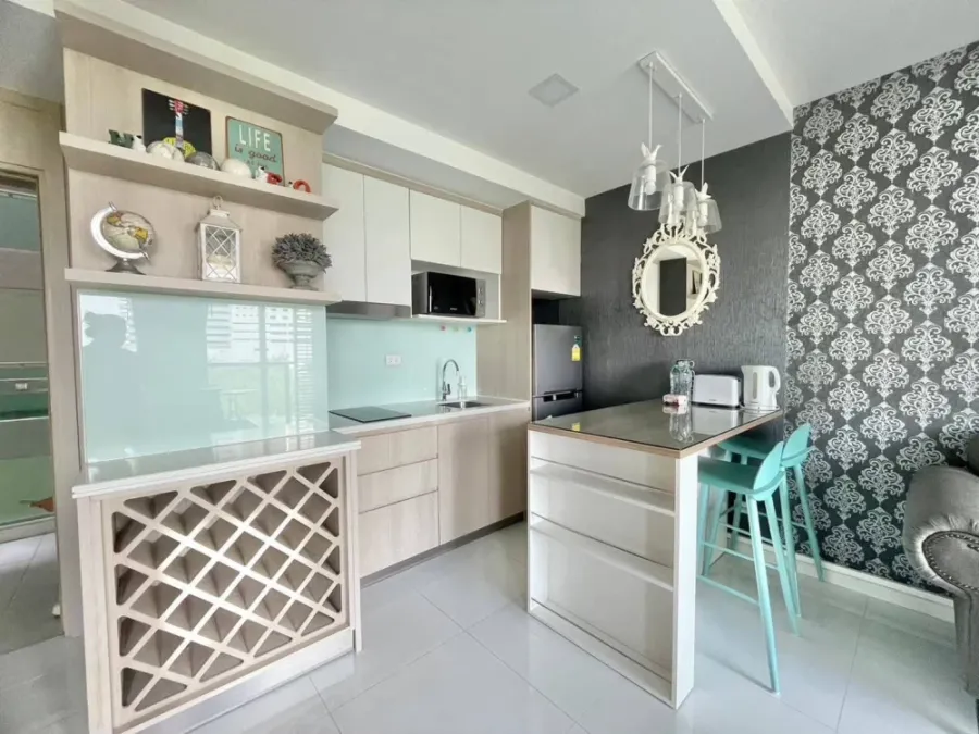 Selling a beautifully decorated condo at The Cloud Pattaya (South Pattaya). It's on the 3rd floor with partial sea view. Ready to move in!