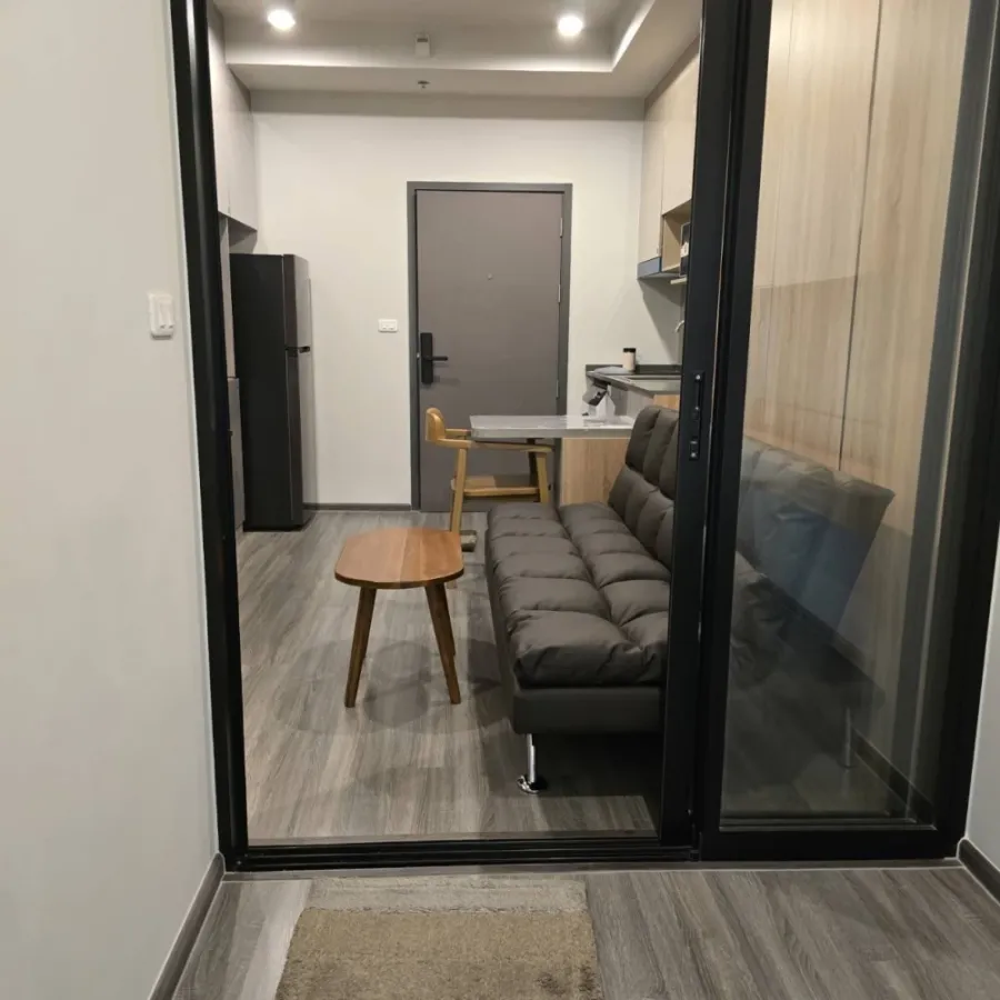 For rent: Ideo Ramkhamhaeng - Lamsali Station. Beautiful room, great location. Rent now!!
