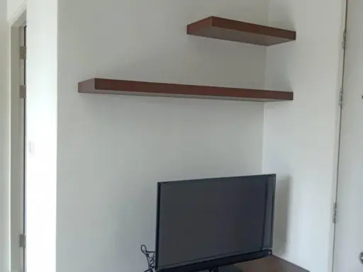 Condo for sale: The Avenue Spring, 4th floor, white room, comfortable to the eye, plus lots of built-in furniture. Reserve first, get first.