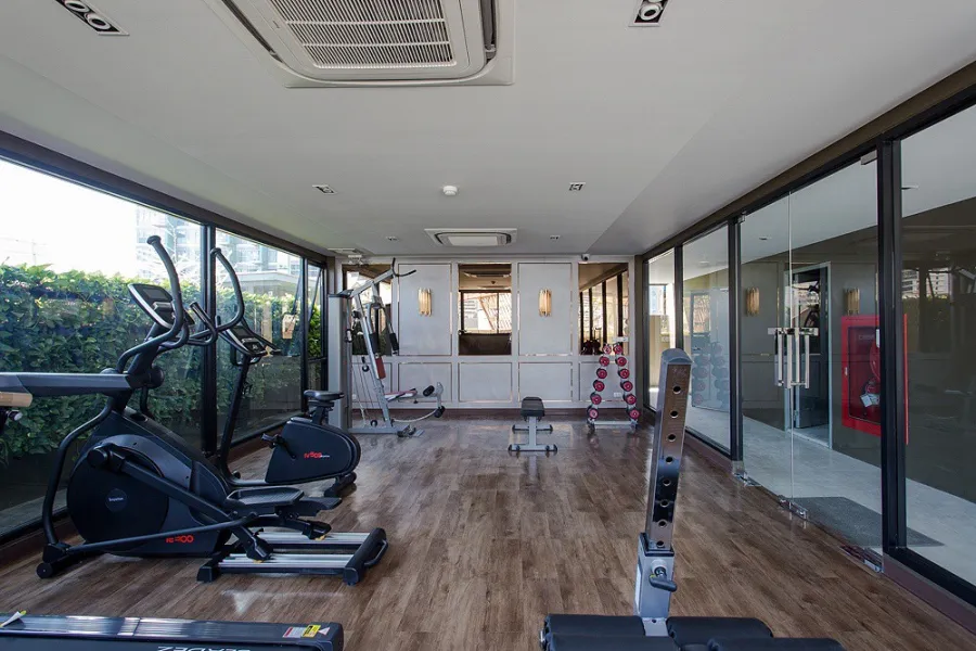For rent Altitude Samyan-Silom, ready to move in. Fully furnished with built-in bathtub Make up your mind before you miss it.