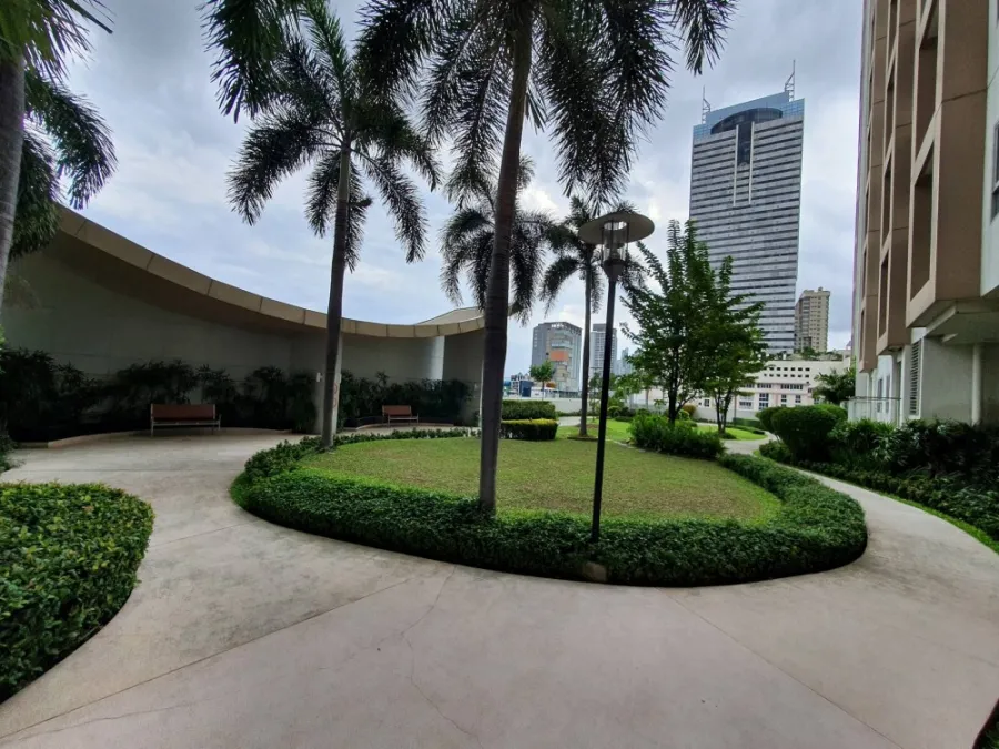 Condo for sale or rent, Q House Sathorn, very large room, nice decoration. With amenities First come, first served.