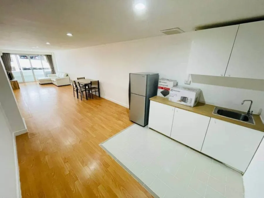 For rent, The Waterford Rama 4, ready to move in, convenient transportation, don't wait.