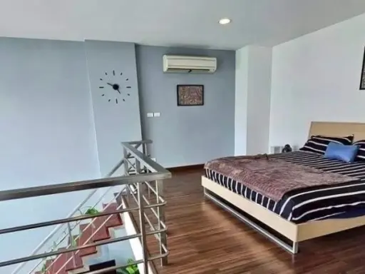 ให้เช่า D65 Condo – Duplex เพดานสูง โปร่ง โล่ง อยู่สบาย ชั้นบนสุด เงียบ เป็นส่วนตัว จองเลย อย่ารอช้า images