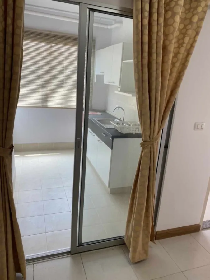 Condo for rent, Supalai Park Asoke-Ratchada, spacious room Lots of usable space The price is affordable. Hurry and reserve now.