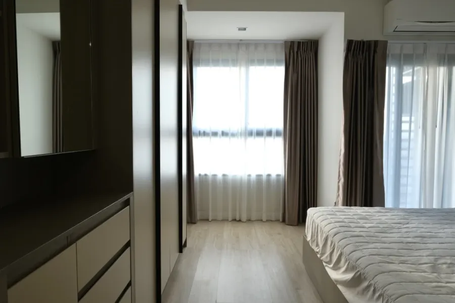 For rent Ideo Sathorn-Wongwian Yai 1 bedroom 1 bathroom, fully furnished, don't miss out on this great deal.