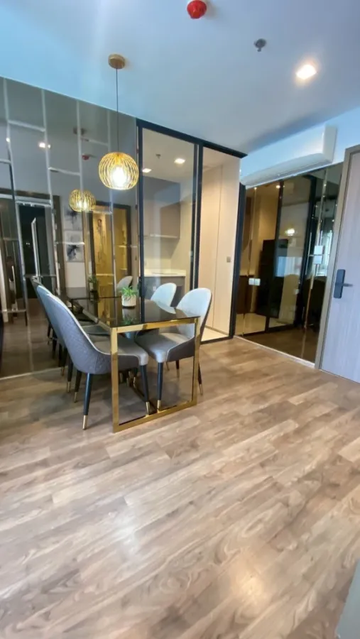 For rent: Life Ladprao Valley, spacious room, lots of usable space, simple and luxuriously decorated, comes with complete furniture, don't miss it.