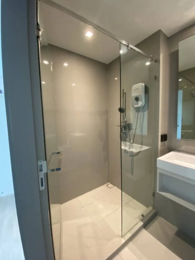 For rent, Whizdom Station Ratchada-Thapra, 31st floor, spacious room, comfortable, fully furnished, book now.