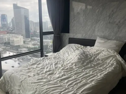 ให้เช่า Rhythm Asoke ห้องมุมให้ความเป็นส่วนตัว พื้นที่ใช้สอยเยอะ สิ่งอำนวยความสะดวกครบครัน หิ้วกระเป๋าเข้าอยู่ได้เลยจ้า