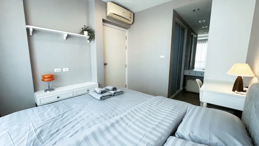 For sale or rent: The Blu X Bangsaen. A lovely unit on the 5th floor in a great location with unobstructed sea views. Don't miss out!