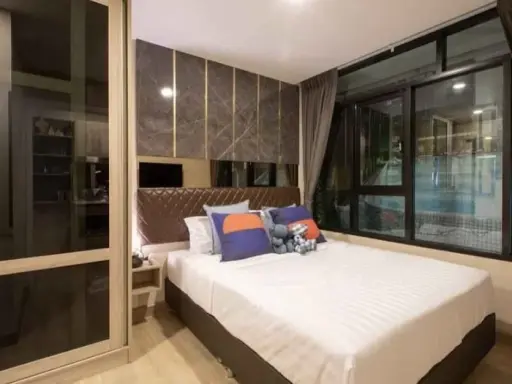 ขาย The Indeed Condo Amata 1 ห้องนอน 1 ห้องน้ำ บิ้วอินผนังหัวเตียงลายหินอ่อนสุดปัง เฟอร์ครบ จองเลย
