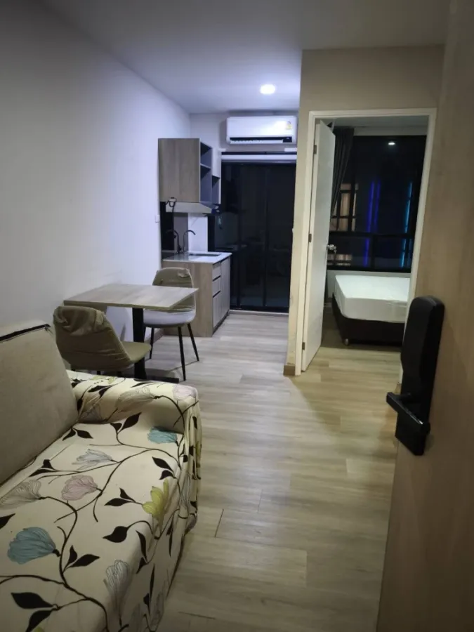 ให้เช่า The Indeed Condo Amata 1 ห้องนอน 1 ห้องน้ำ มาพร้อมเฟอร์นิเจอร์ครบครัน หิ้วกระเป๋าเข้าอยู่ได้เลยจ้า