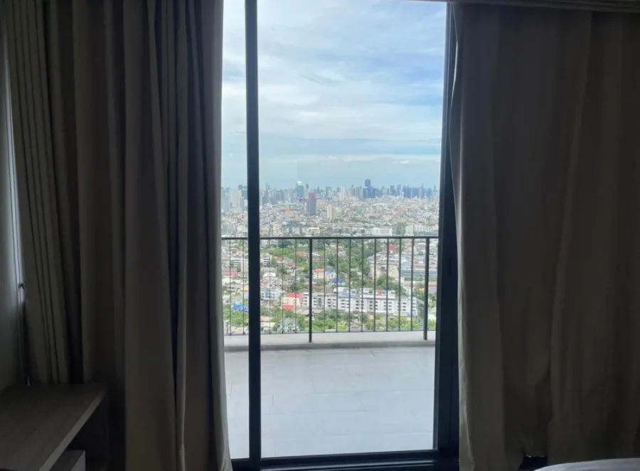 For rent, The Issara Ladprao, high floor, 1 bedroom, fully furnished. Ready to move in. Great price. Book quickly.
