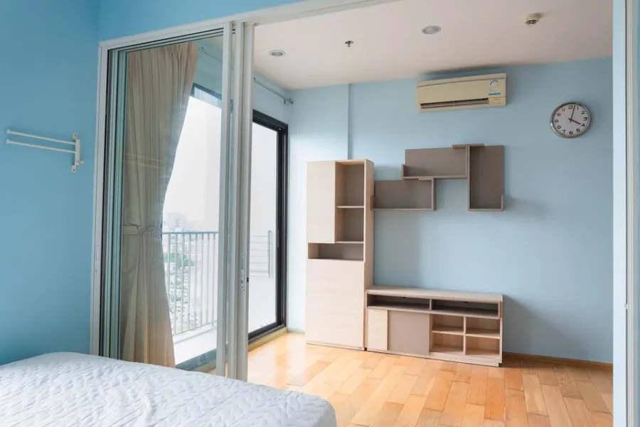 For sale Fuse Sathorn-Taksin, high floor, colorful room, with facilities, great view, hurry and book before you miss out.