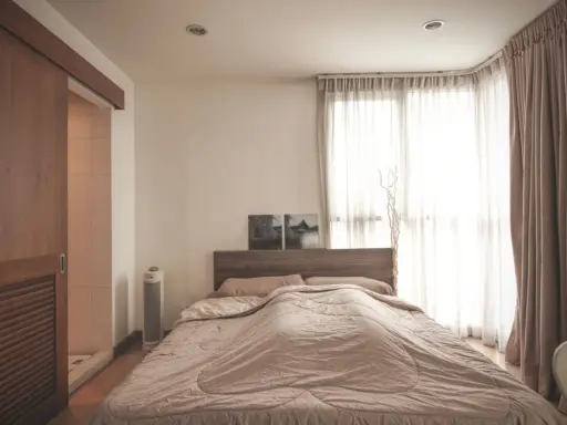 For rent The Niche Sukhumvit 49, very beautiful room, very spacious inside The living space is divided into proportions. Very good price. Book now.