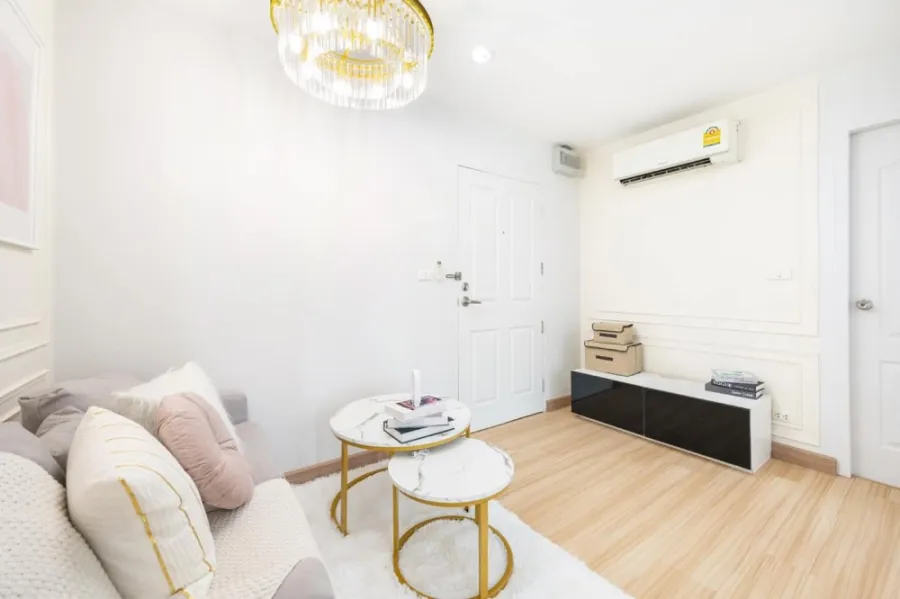 For sale: Levo Ladprao 18 Phase 2, 4th floor, beautifully decorated room, fully furnished, ready to move in, don't miss it.
