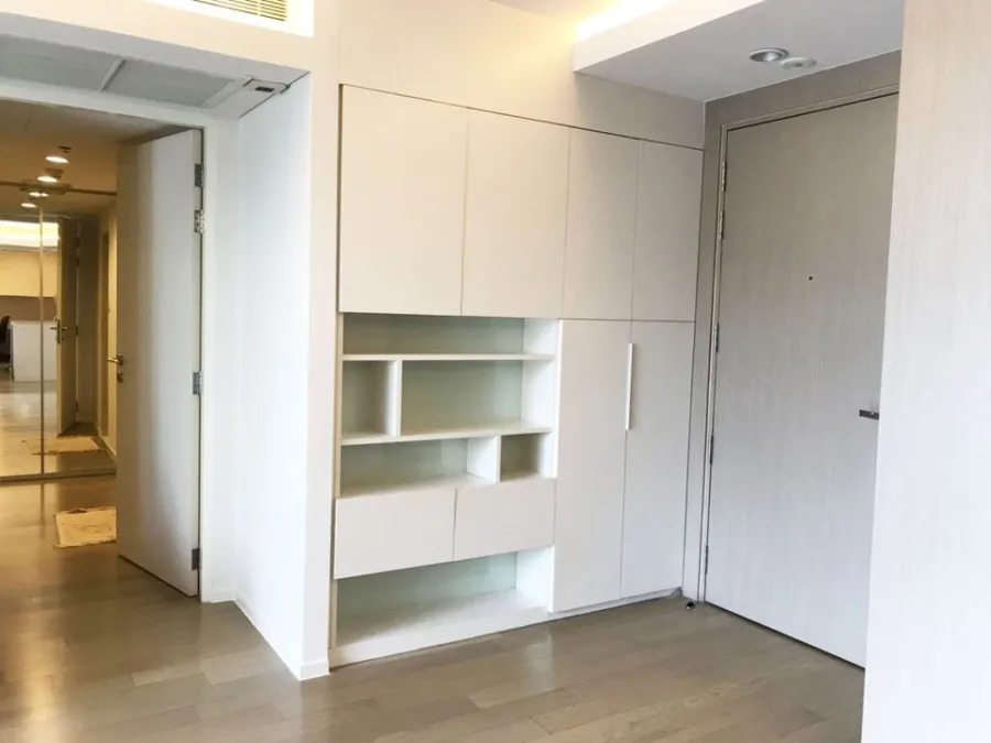 For sale for rent, Sukhumvit 61 mode, room decorated with good style, wide and large, just carry one bag and move in.