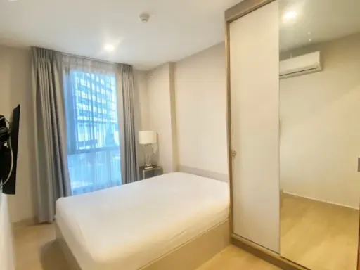 For rent: Knightsbridge Phaholyothin-Interchange. Beautifully decorated unit with complete furnishings. Don't miss out!