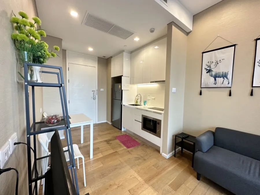 ให้เช่า The Saint Residence ชั้น 29 วิวเมืองแจ่ม ห้องตกแต่งน่าอยู่ ติดวอลเปเปอร์ทั้งห้อง รีบจองด่วนๆ
