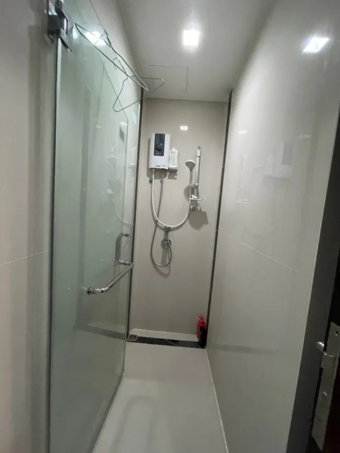Condo for rent, Aspire Rama 9, convenient transportation, ready to move in. Don't wait.