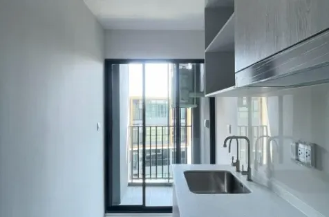 Condo for rent at Atmoz Tropicana Bangna. Ready to move in, fully furnished with appliances. Great value! Book now!