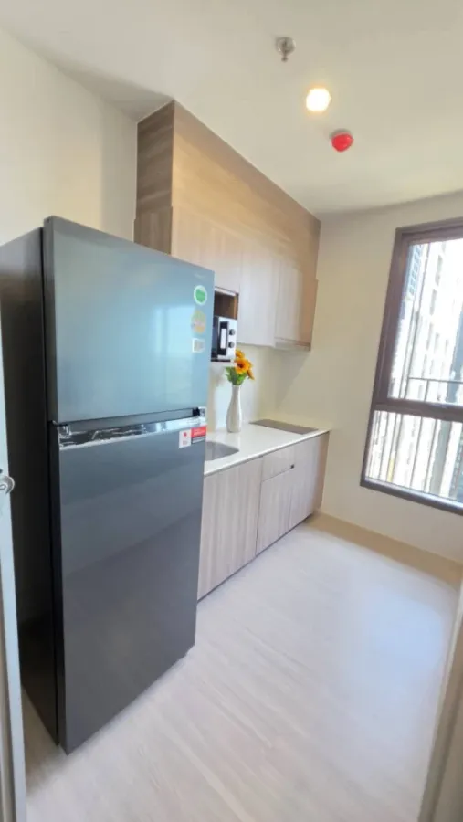 For rent: The Parkland Phetkasem 56, 2 bedrooms, spacious living area, great location, complete amenities. Book now!